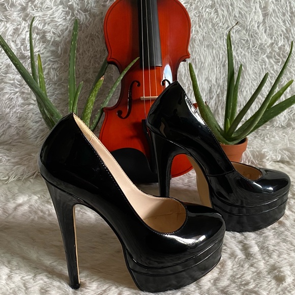 BLACK HIGH HEELED PUMP | 6+ Inches - Picture 3 of 9